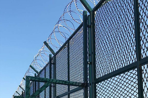 監(jiān)獄刀片圍欄網(wǎng)